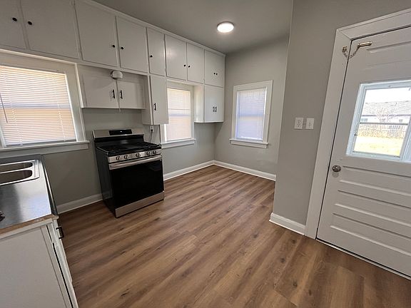 4th image of 1605 N Beard Ave