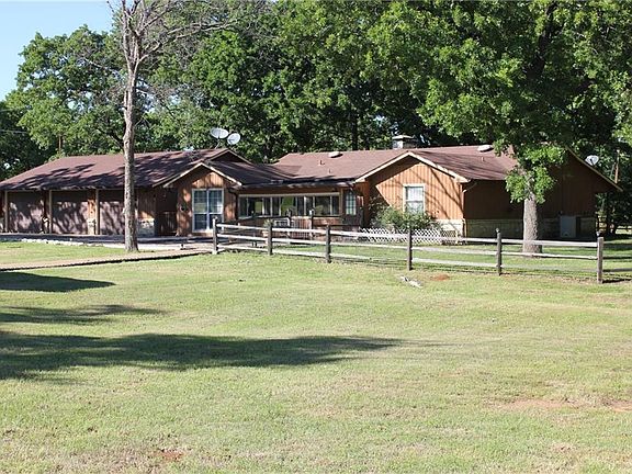 5th image of 210 Shadow Oaks