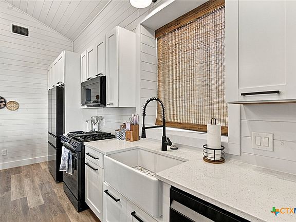 4th image of 349 N Byers Dr