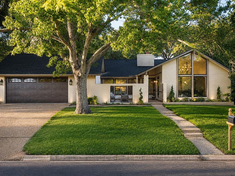 1st image of 2404 Comburg Castle Way