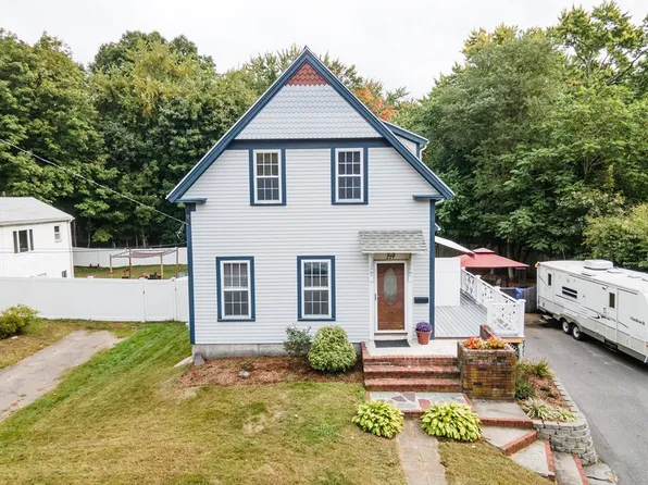 224 Crescent St, Rockland, MA 02370