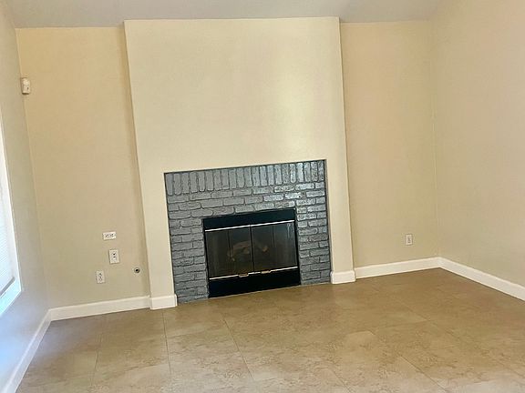 3rd image of 25817 Newbury Cir