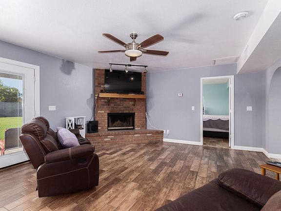 5th image of 3210 E Emerald Cir