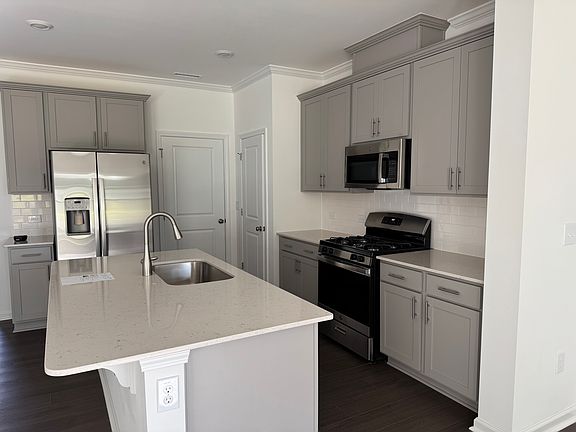 5th image of 1147 Weavers Trace Dr