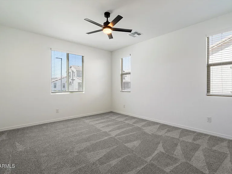25101 N 141st Ave — Photo 10