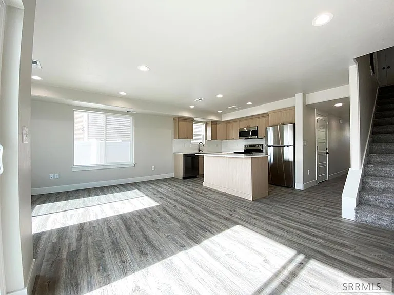 327 Lemmon Ln — Photo 9
