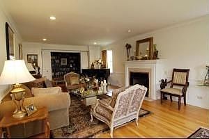 3rd image of 111 Graymoor Ln