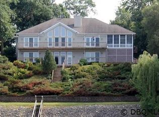 20607 263rd St, Manchester, IA 52057