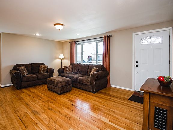 2nd image of 1445 Francis Ave