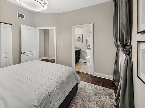 5th image of 1357 N Rockwell St APT 1