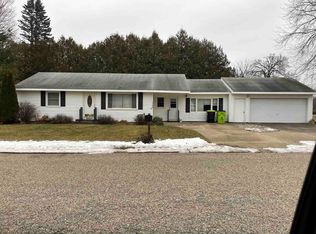 1104 Park St, Clare, MI 48617