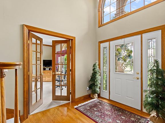 3rd image of 312 Meadowlark Dr