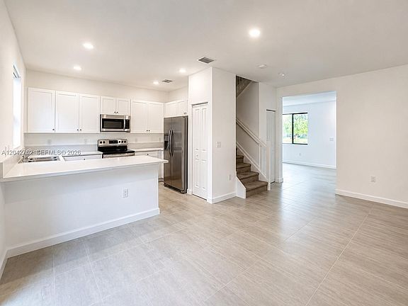 3rd image of 307 NE 208th Ter