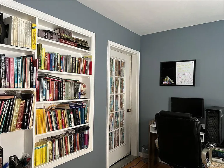6 Taconic St — Photo 12