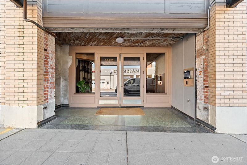 2nd image of 1408 12th Avenue #507