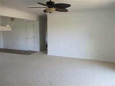 4th image of 215 Tonkawa Trl
