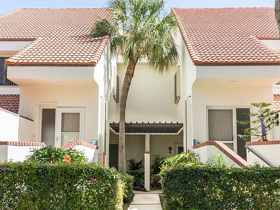 5th image of 403 Sea Oats Dr APT B