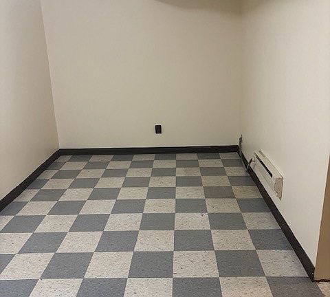 5th image of 20991 Chippendale Ave W #5