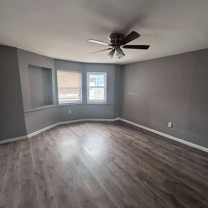 2nd image of 501 Kennedy Blvd #1L