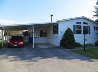 1105 Lockwood Dr, Lockport, NY 14094