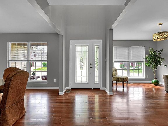 2nd image of 4032 Ashbury Crossing Dr