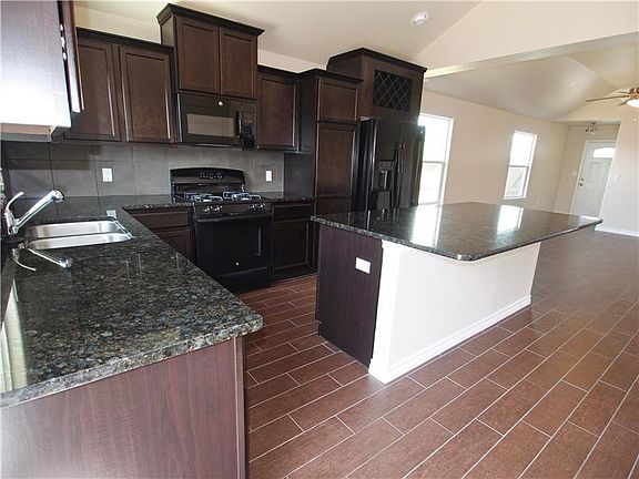 4th image of 7401 Russ Ln