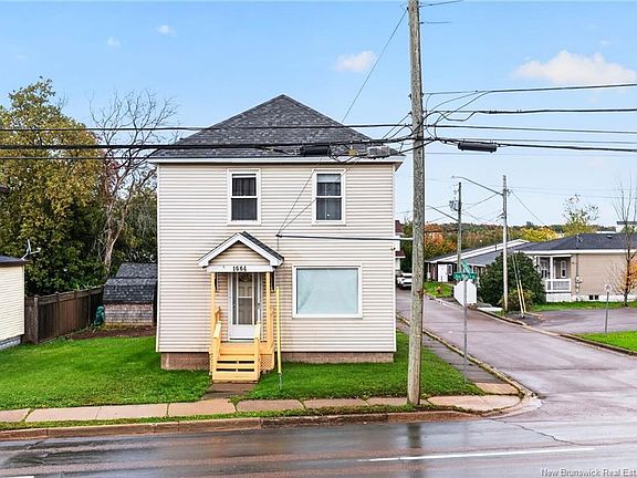 2nd image of 1664 Main St