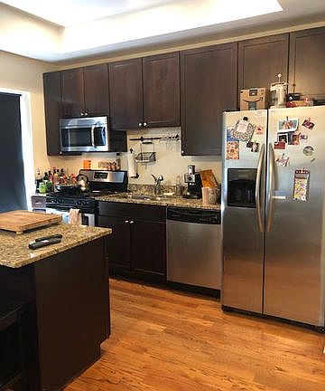3rd image of 830 W Leland Ave #201