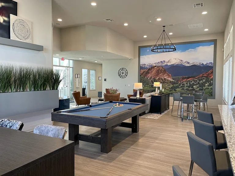 Ridge at Castle Rock Apartments — Photo 28