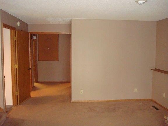 5th image of 910 Westwood Ct