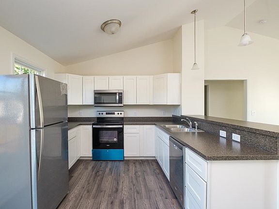 3rd image of 2386 Whitestone Dr