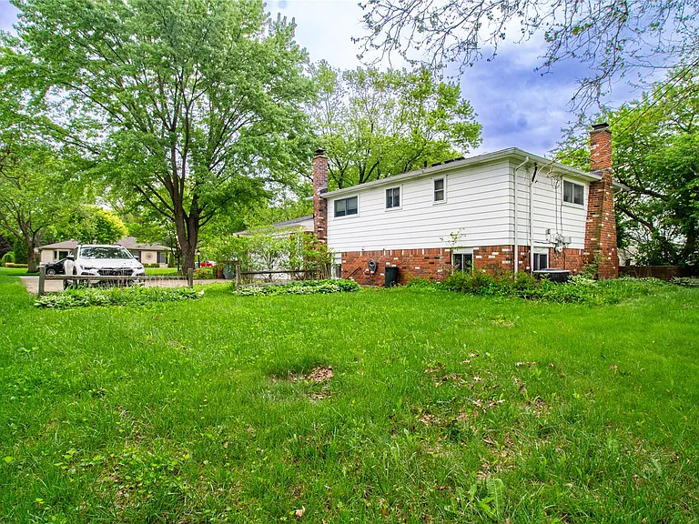 4243 Frostwood Ct — Photo 8