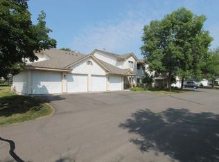 6221 Magda Dr UNIT C, Osseo, MN 55369