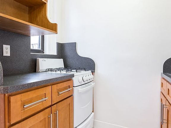 2nd image of 400 E 50th St APT 6E