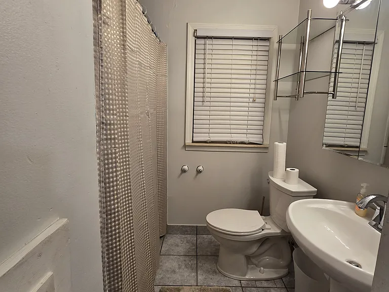 18676 Shiawassee Dr #2 — Photo 5