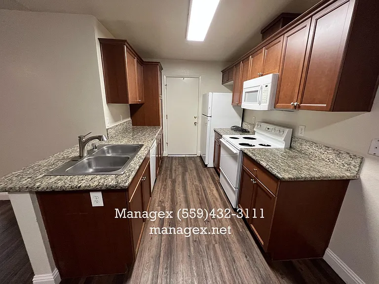 768 Spruce Ave #102 — Photo 7