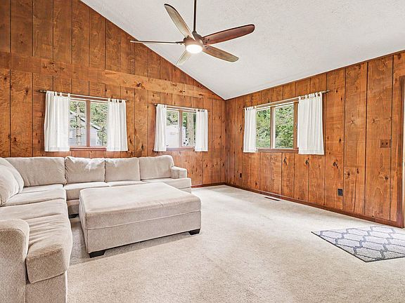 3rd image of 5820 Windy Acres Ln