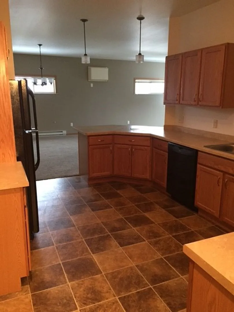 Building Photo - 120 Sunshine Cir #16
