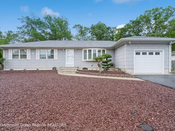 701 Windward Avenue, Beachwood, NJ 08722