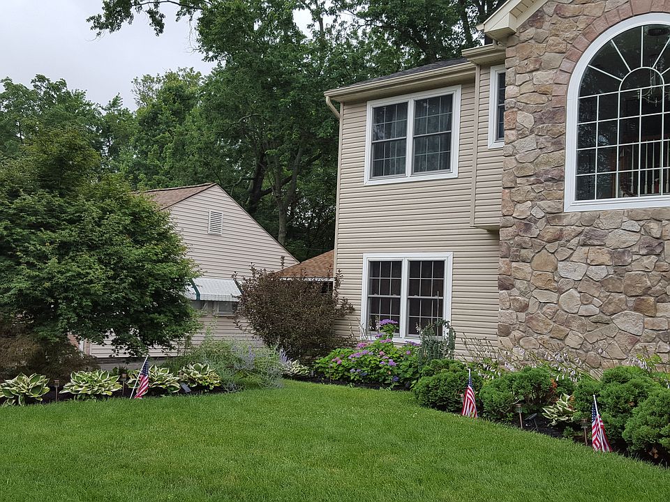 2nd image of 316 Chelsea Rd