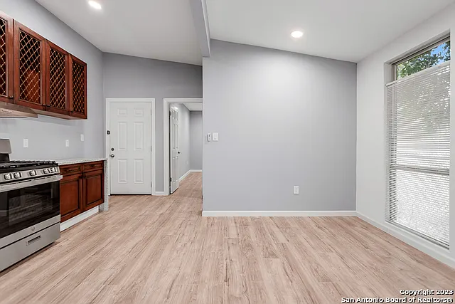 212 McLane St #C — Photo 9