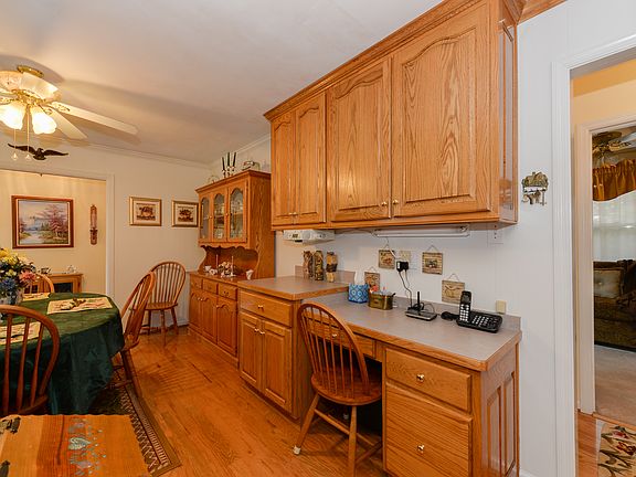 4th image of 303 McCosh Dr