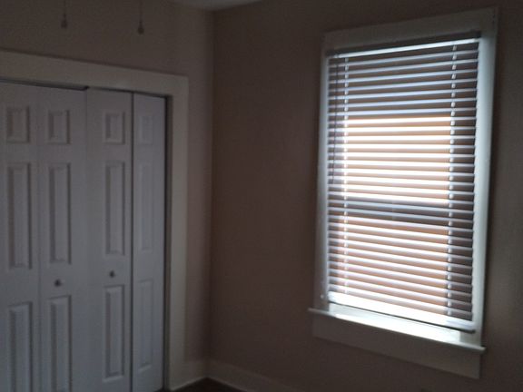 5th image of 209 Lamont St