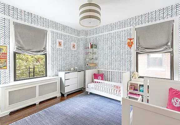 4th image of 150 E 90th St #3B
