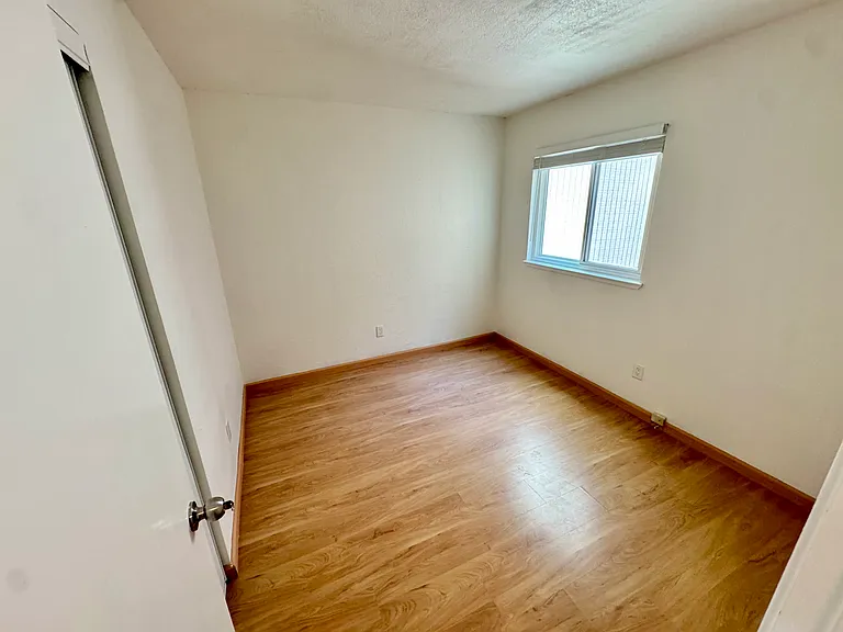 465 Camelback Rd — Photo 11