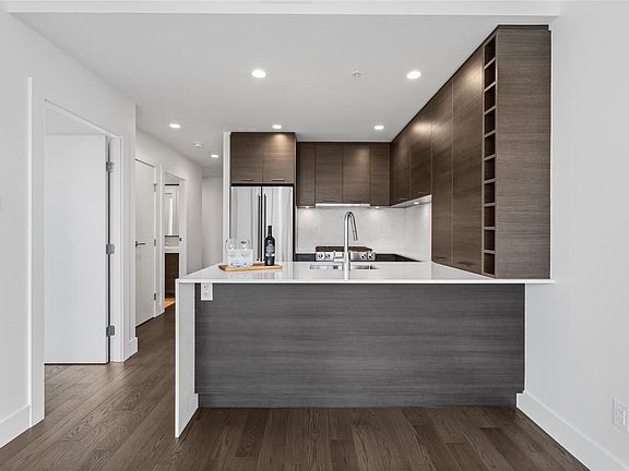 4th image of 1181 Sunset Dr #1801