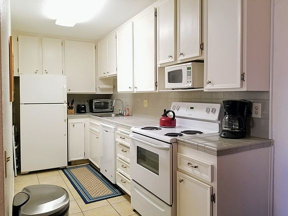 4th image of 2812 N Auburn Ct Unit F210
