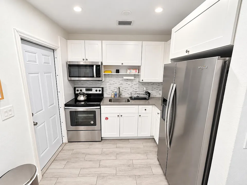 1345 NE 15th Ave #2