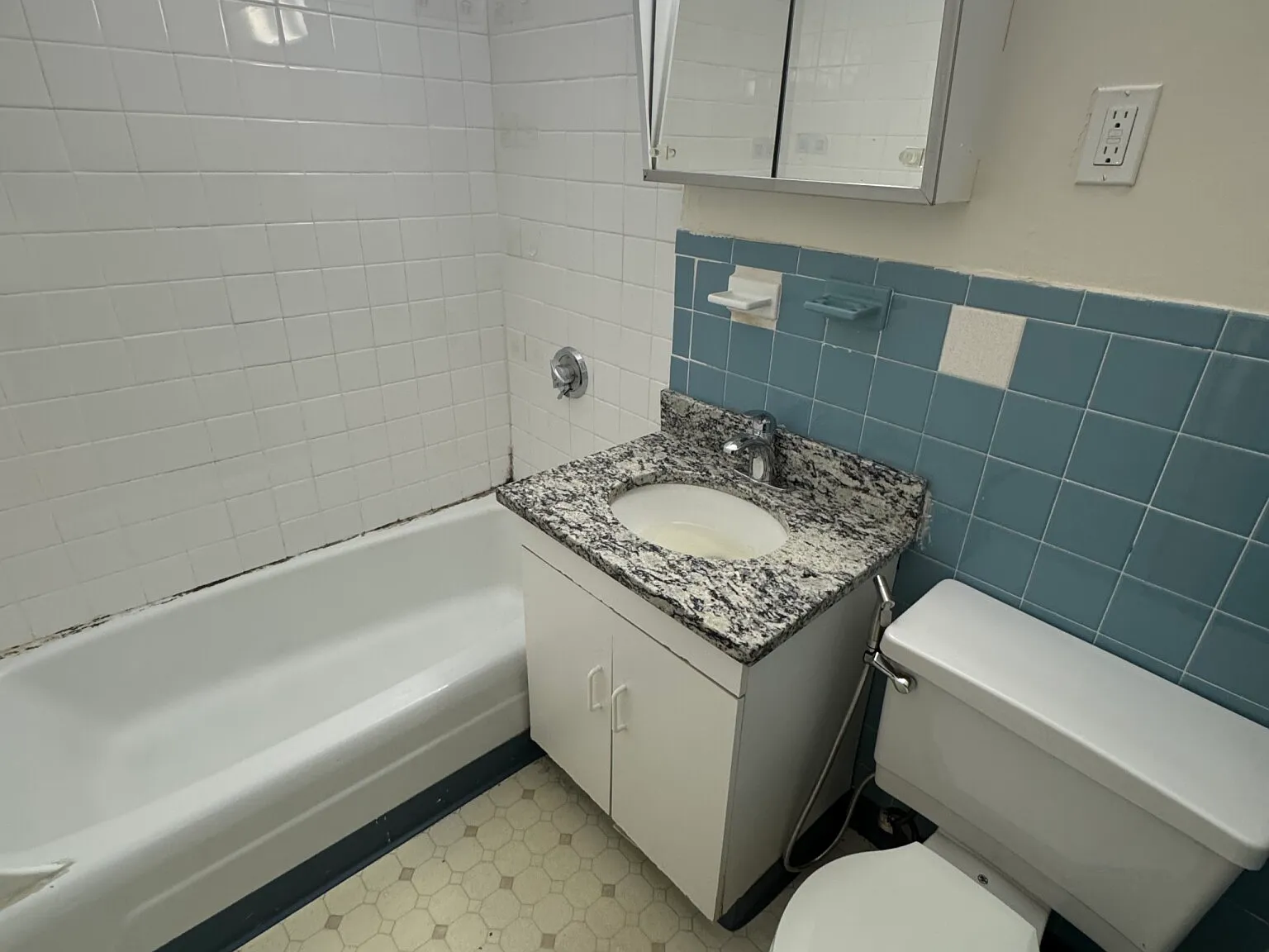 2 bed, 777 sqft, $2,600 — Photo 1