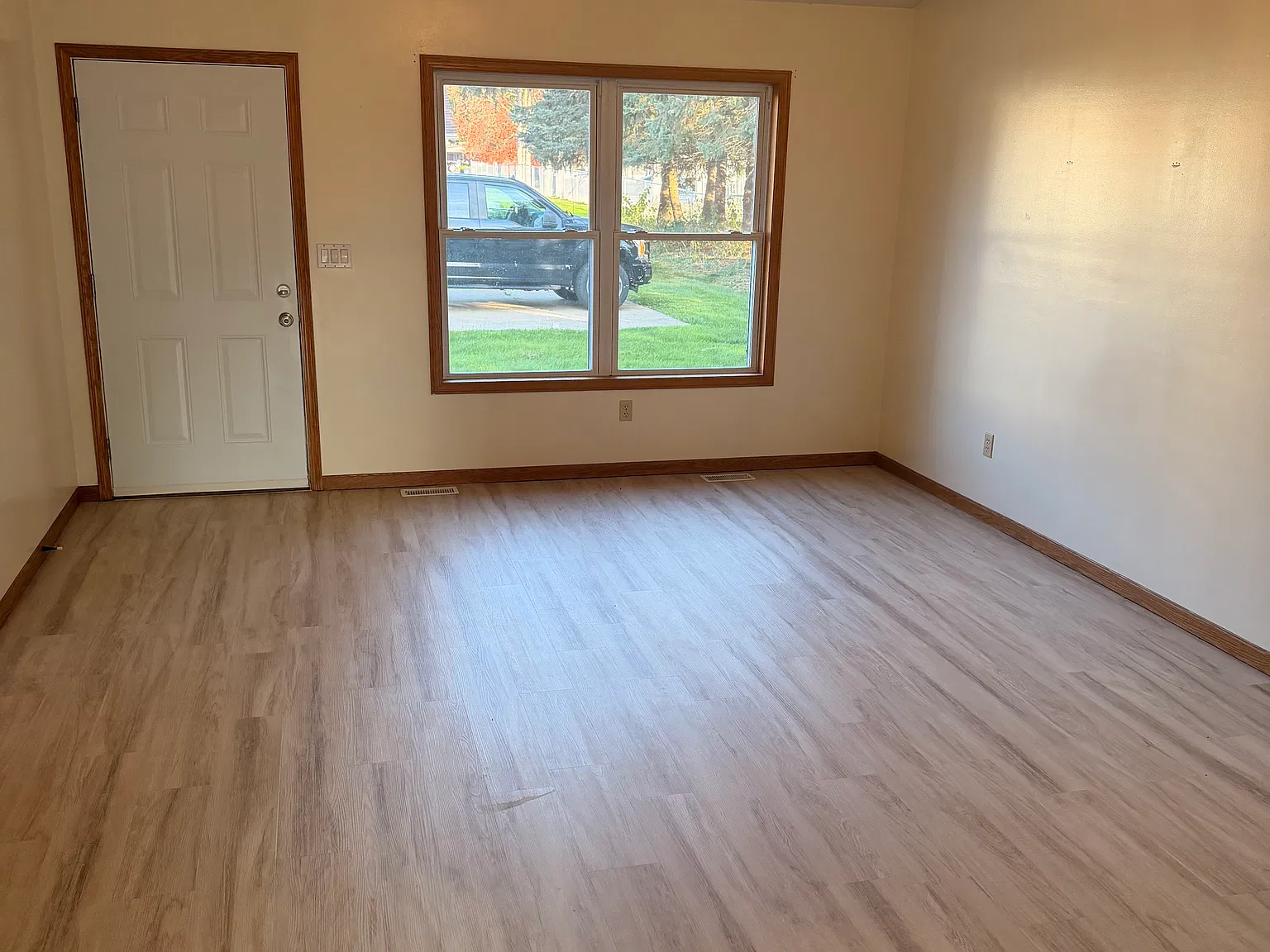 2 bed, 1096 sqft, $1,350 — Photo 4